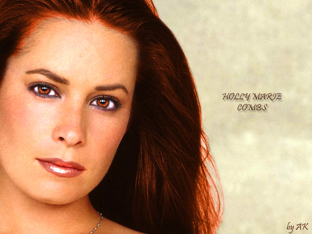 Holly Marie Combs - Photo Set