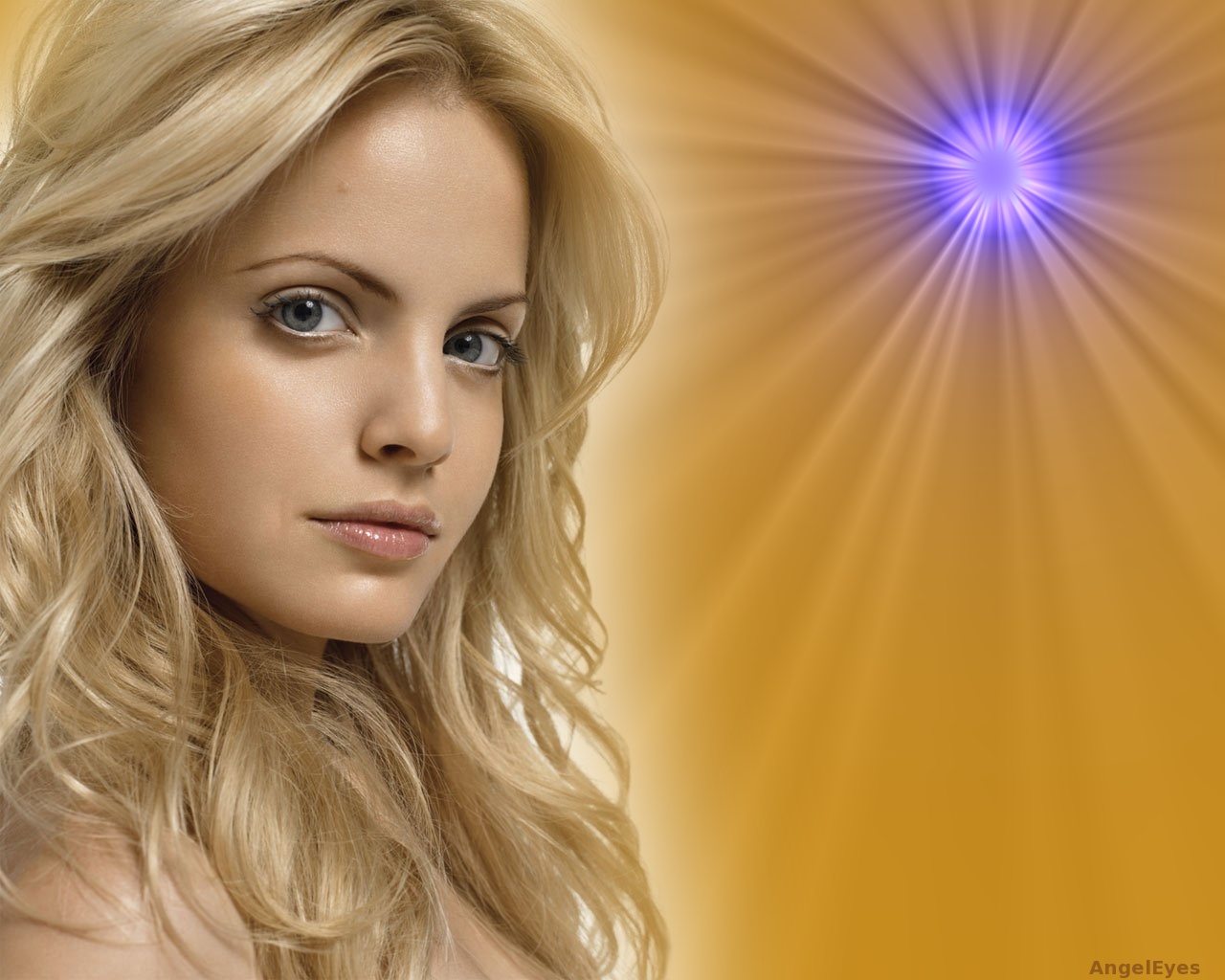 Mena Suvari - Photo Gallery